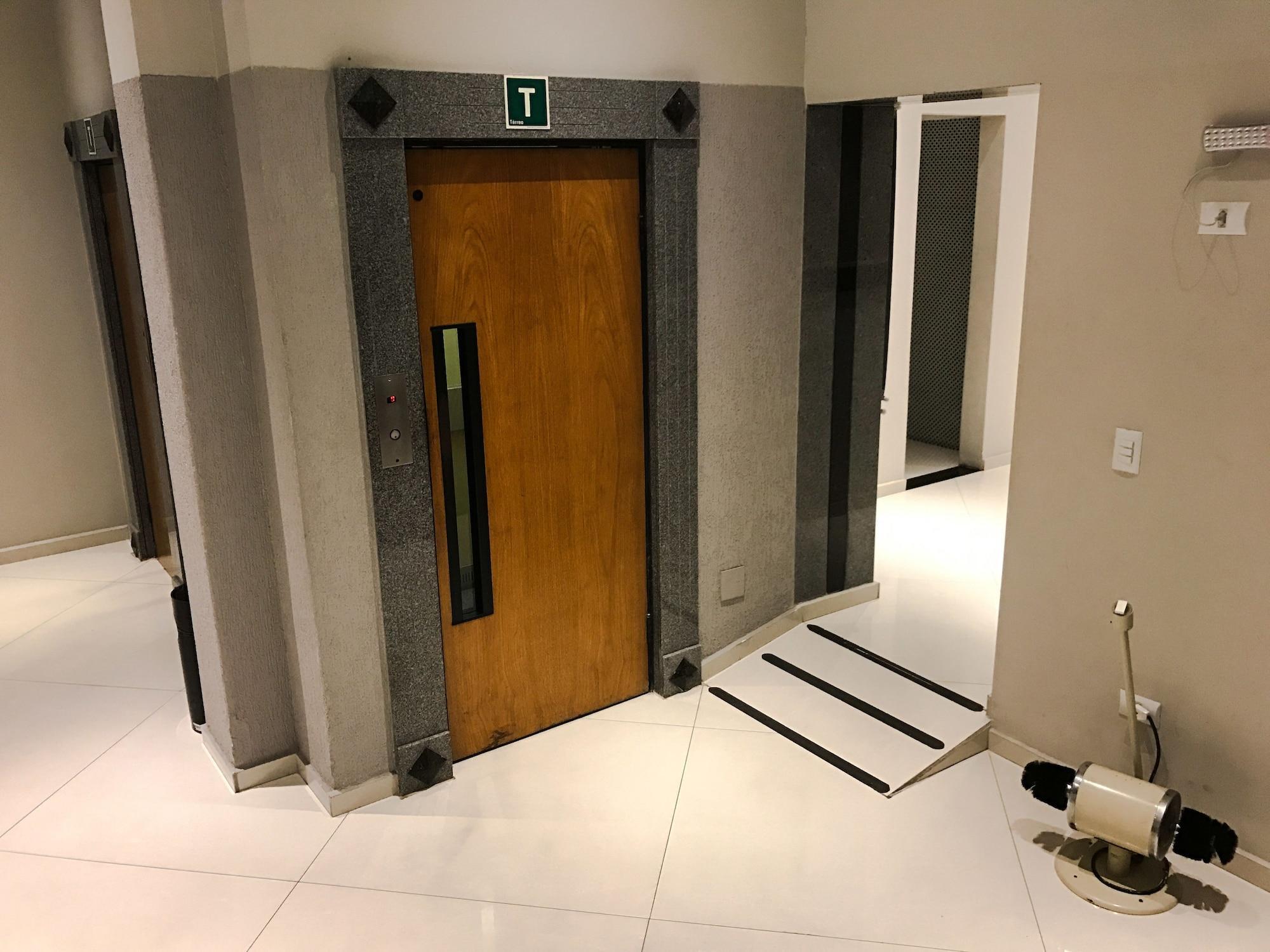 Rede Andrade Mercado Hotel Curitiba Eksteriør billede